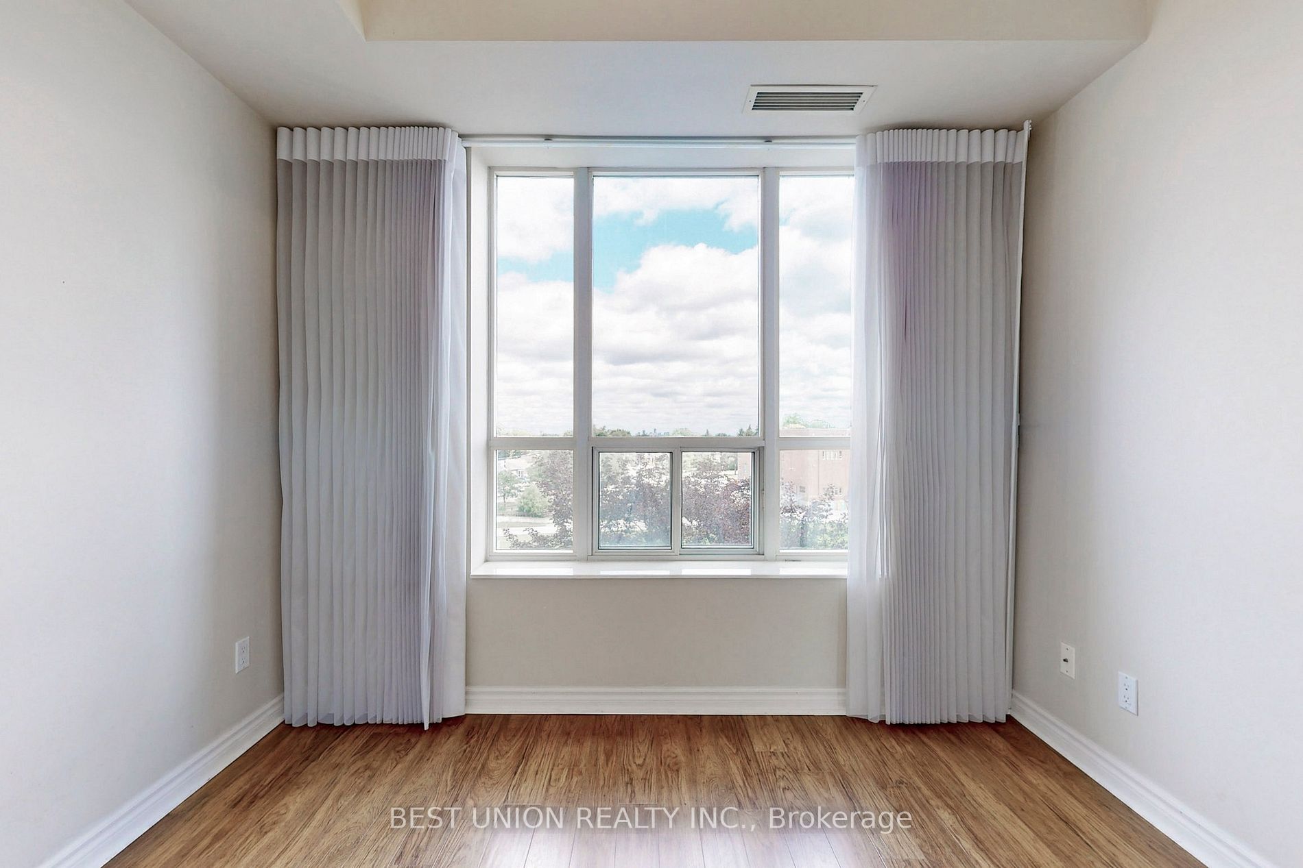 485 Rosewell Ave, #512
