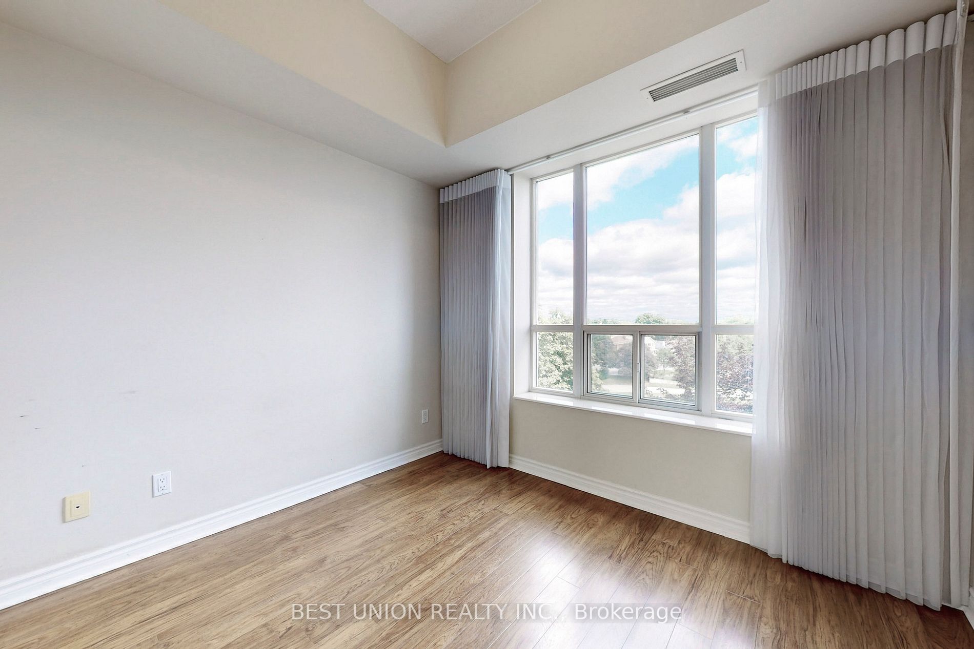 485 Rosewell Ave, #512