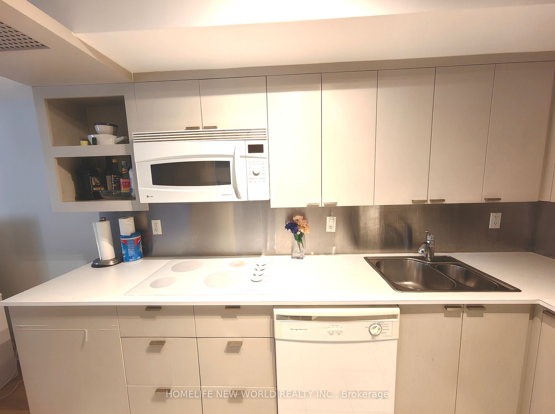 111 Elizabeth Street, #951