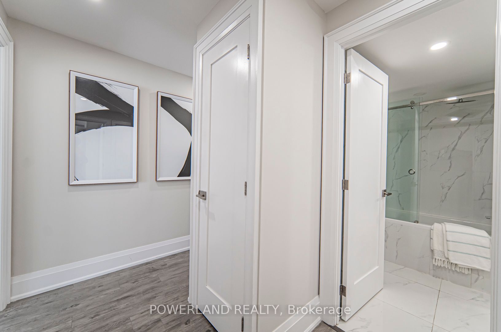 33 Harbour Sq, #834