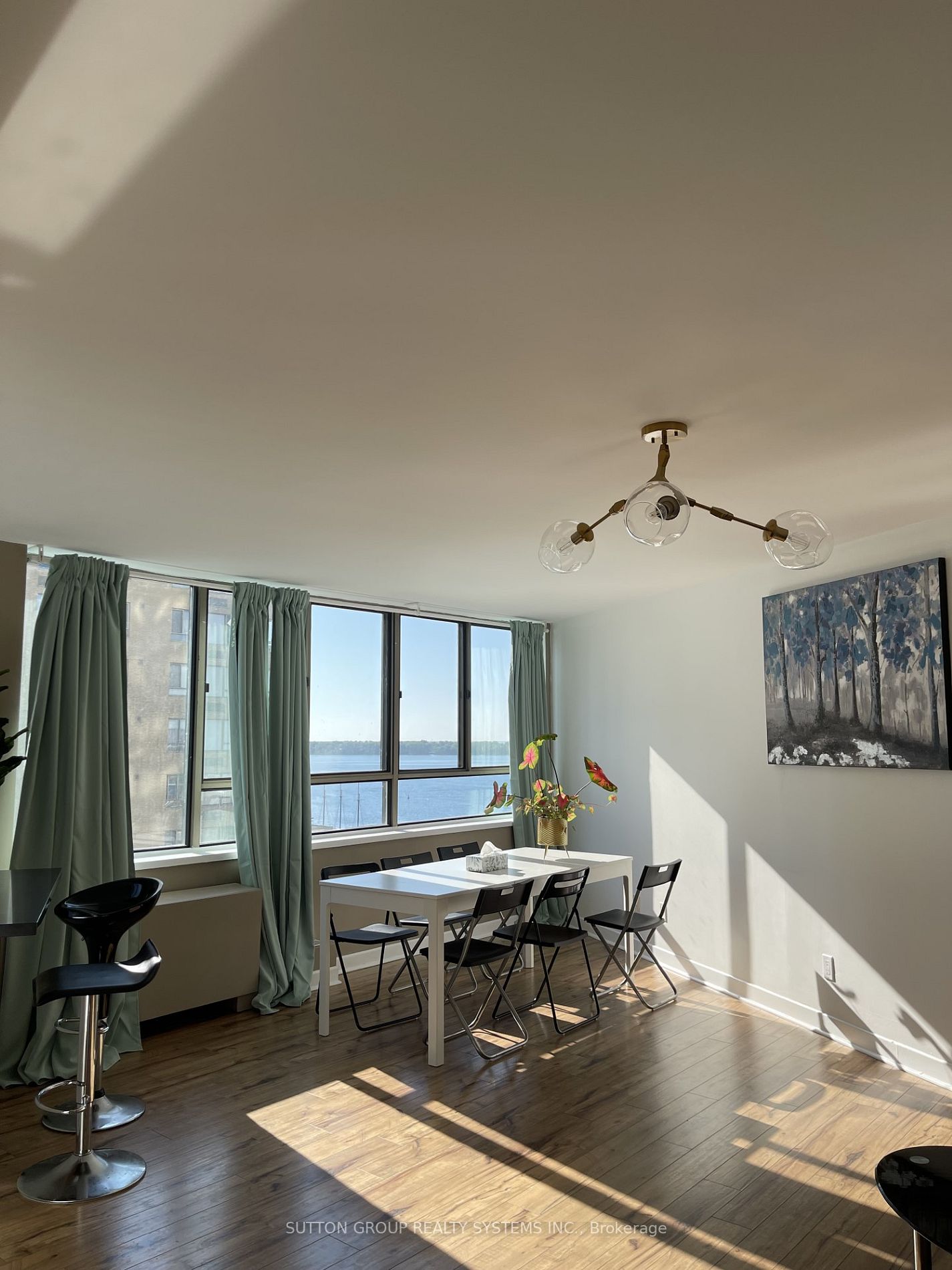 260 Queens Quay W, #1406