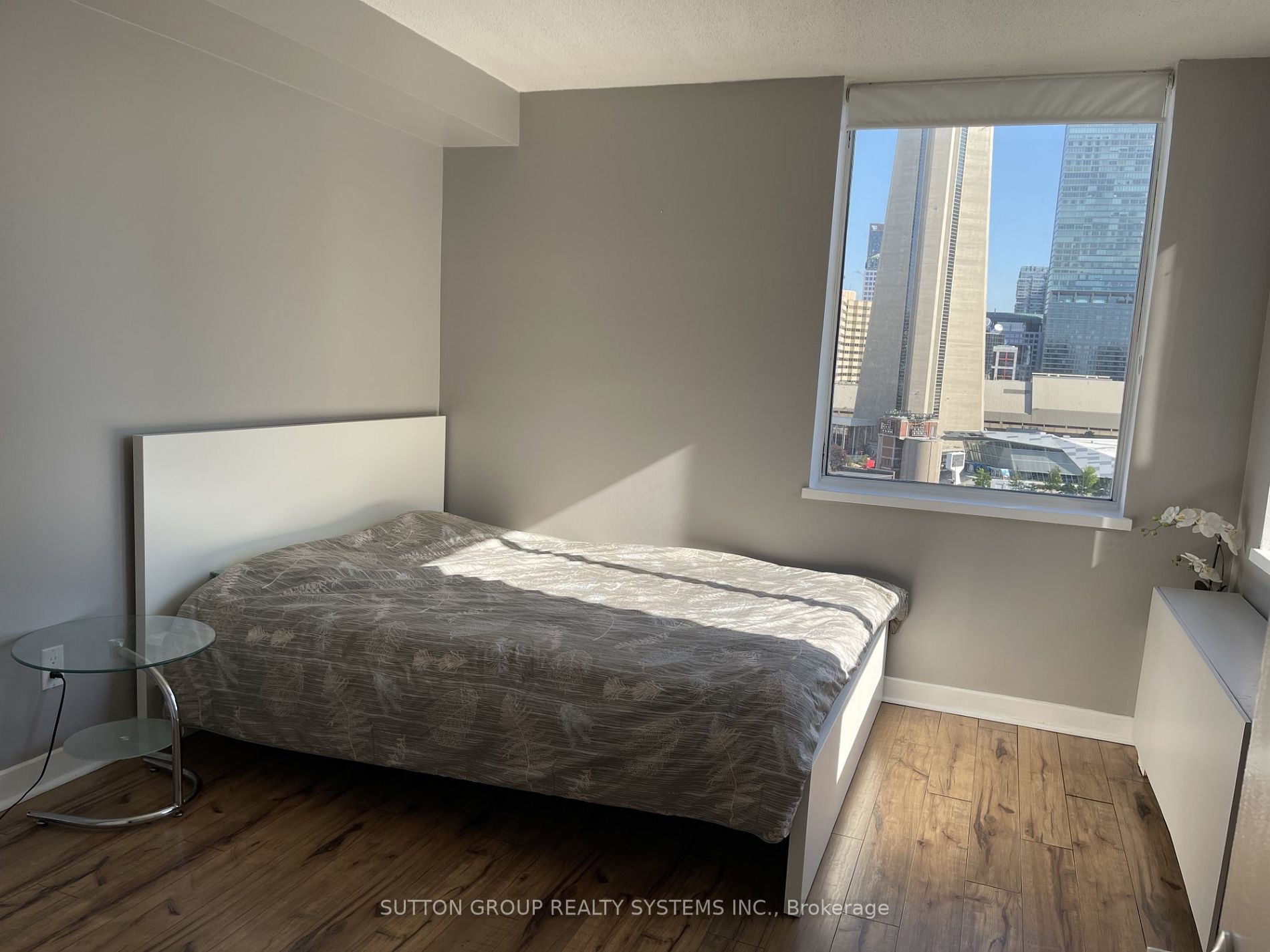 260 Queens Quay W, #1406