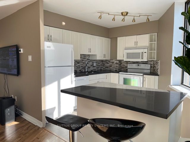 260 Queens Quay W, #1406