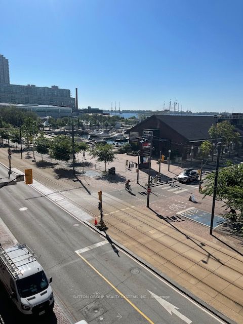 260 Queens Quay W, #1406