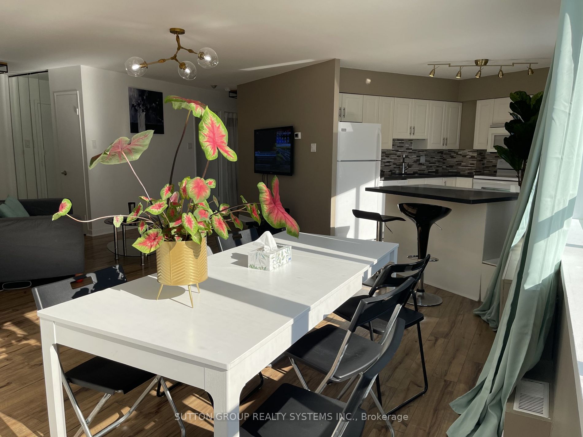 260 Queens Quay W, #1406