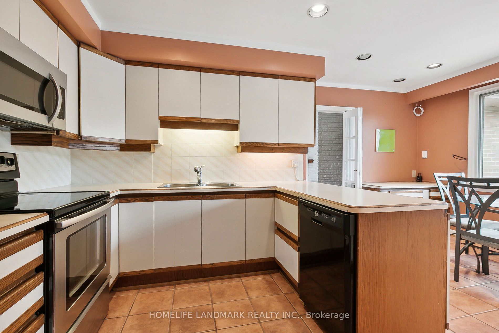 24 Burleigh Heights Drive