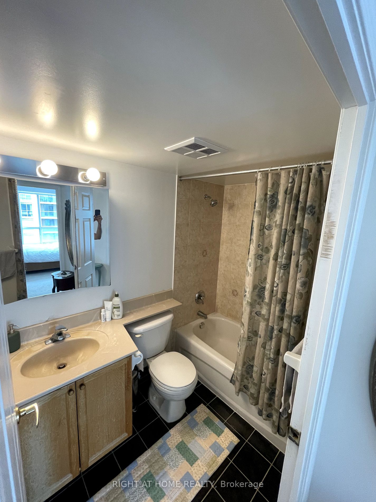 Listing C6672760 - Large Photo # 14