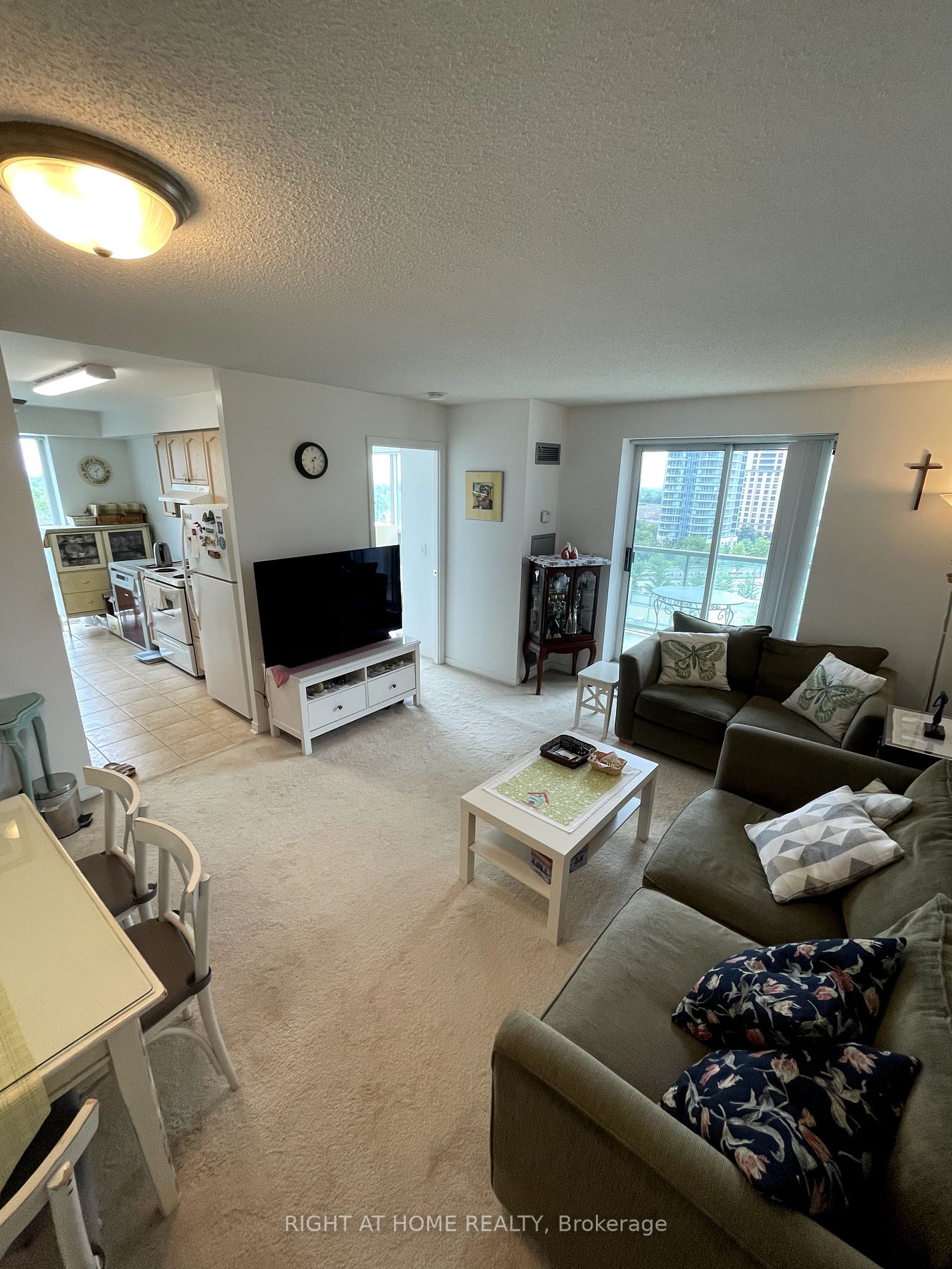 Listing C6672760 - Large Photo # 3
