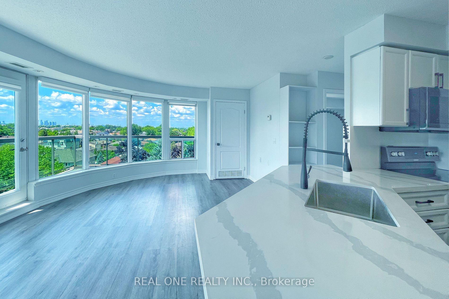 890 Sheppard Ave W, #602