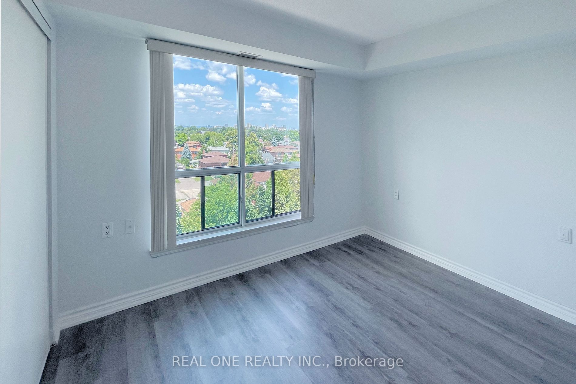 890 Sheppard Ave W, #602