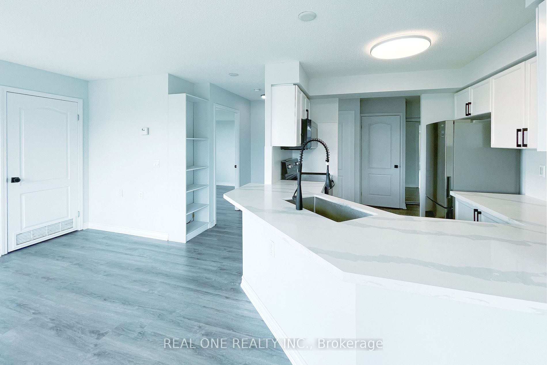 890 Sheppard Ave W, #602