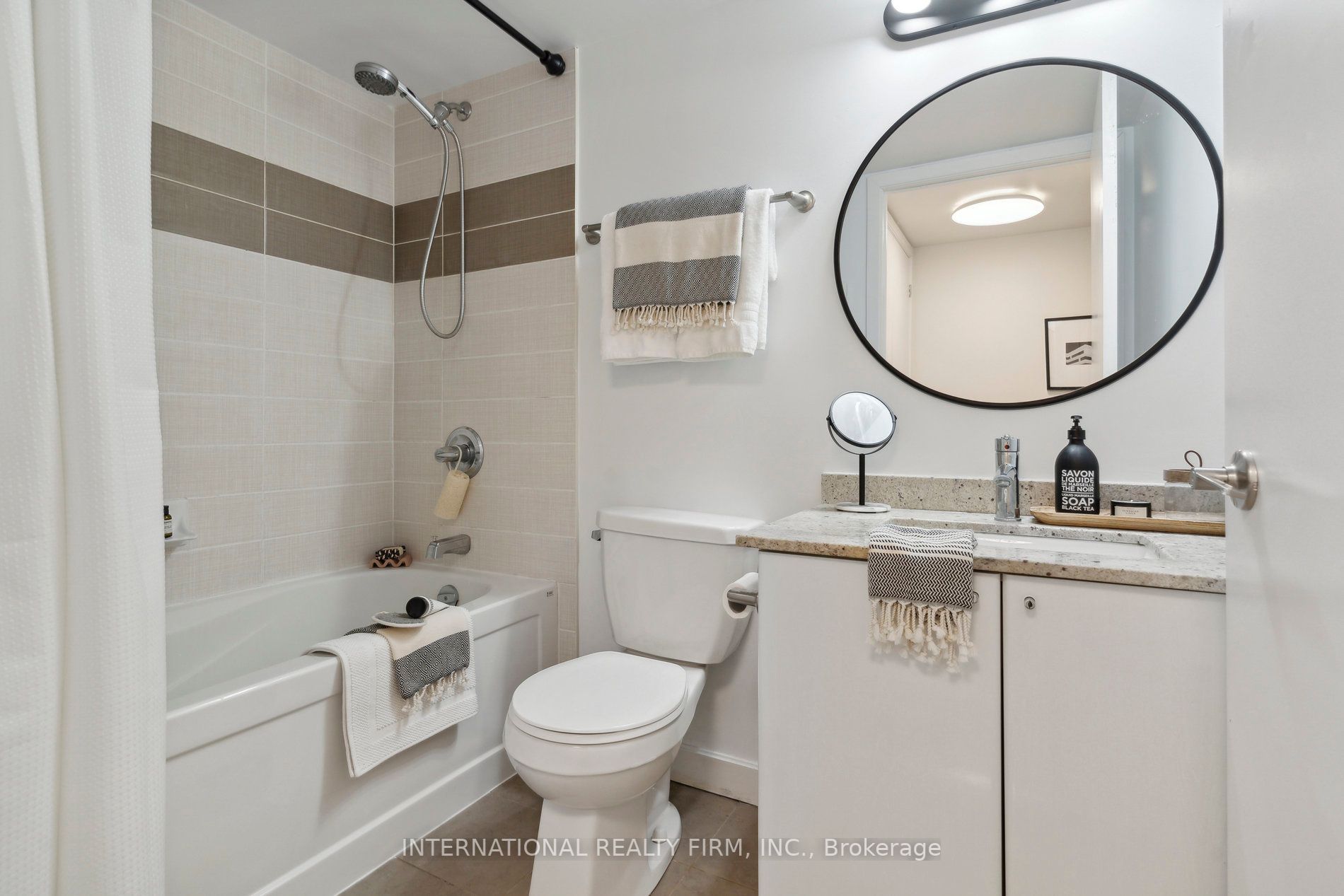 33 Bay St, #1105