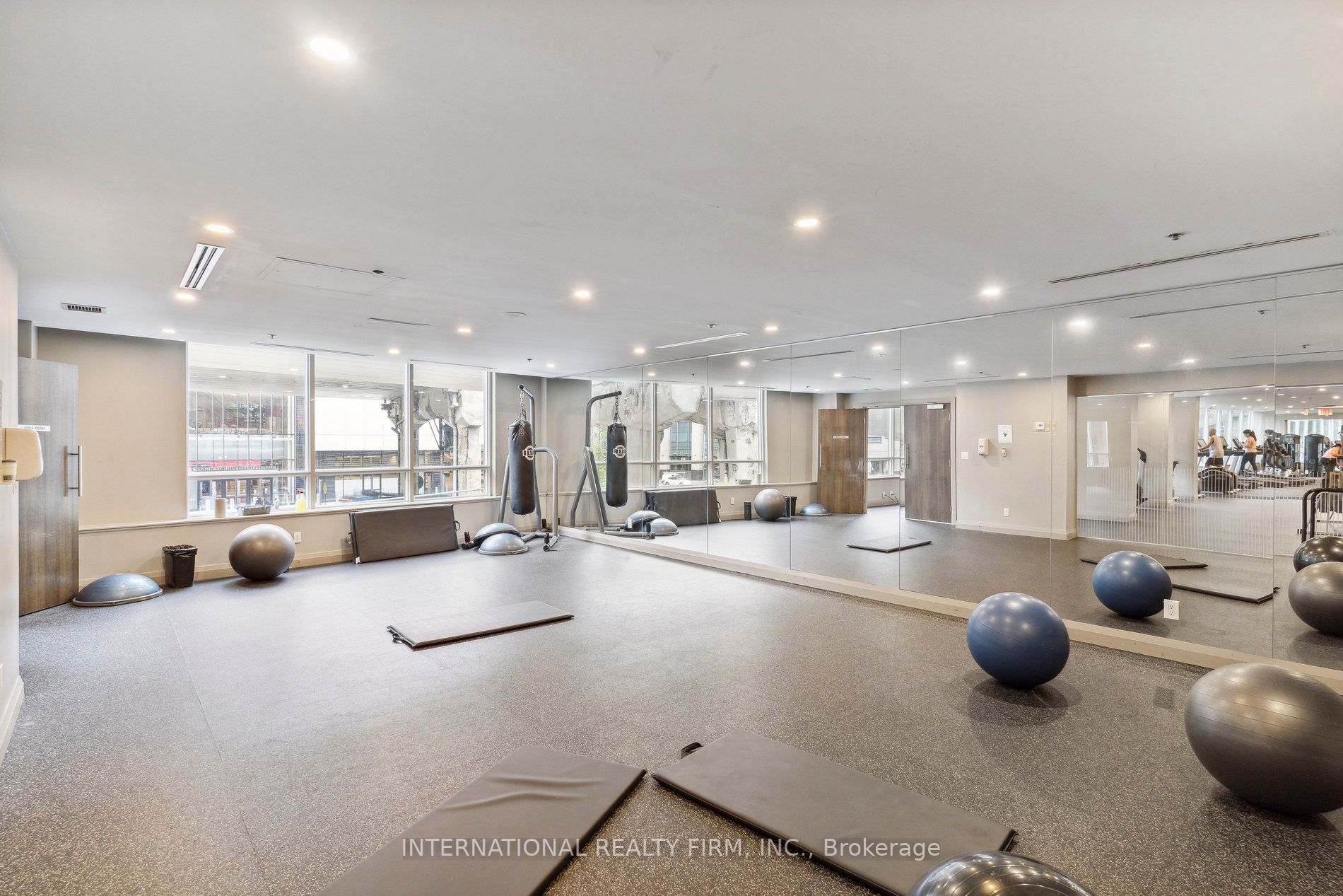 33 Bay St, #1105