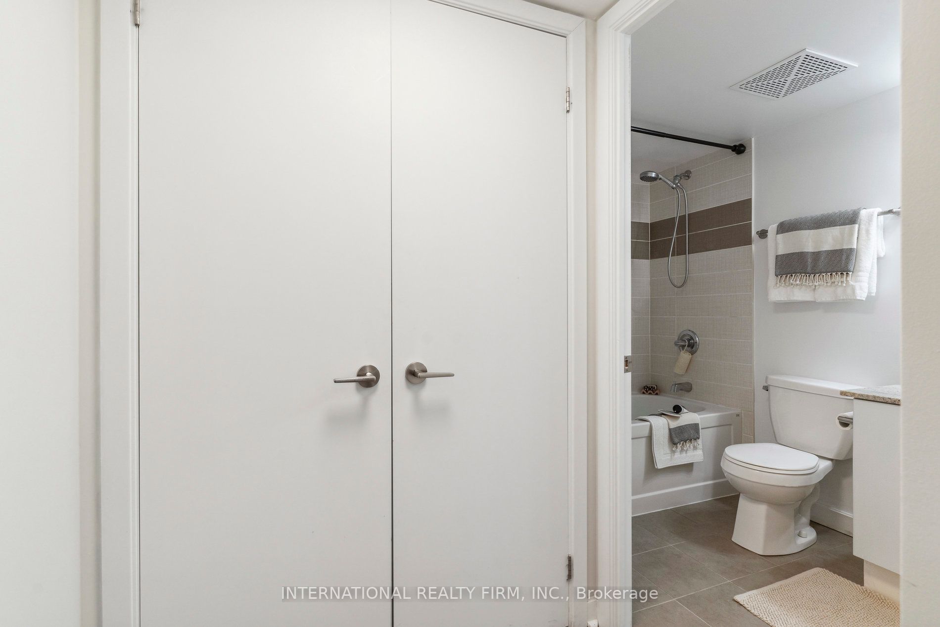 33 Bay St, #1105