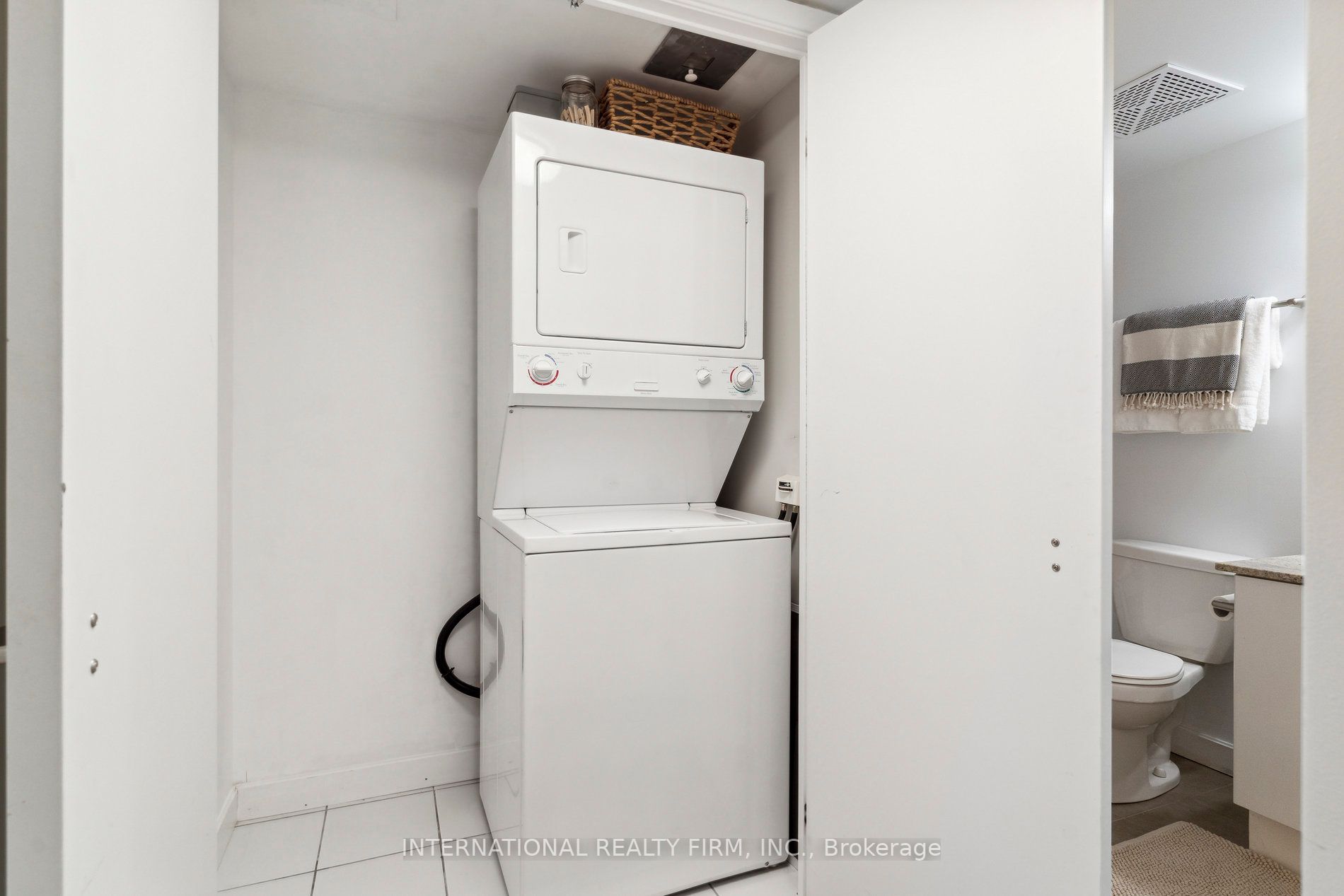 33 Bay St, #1105