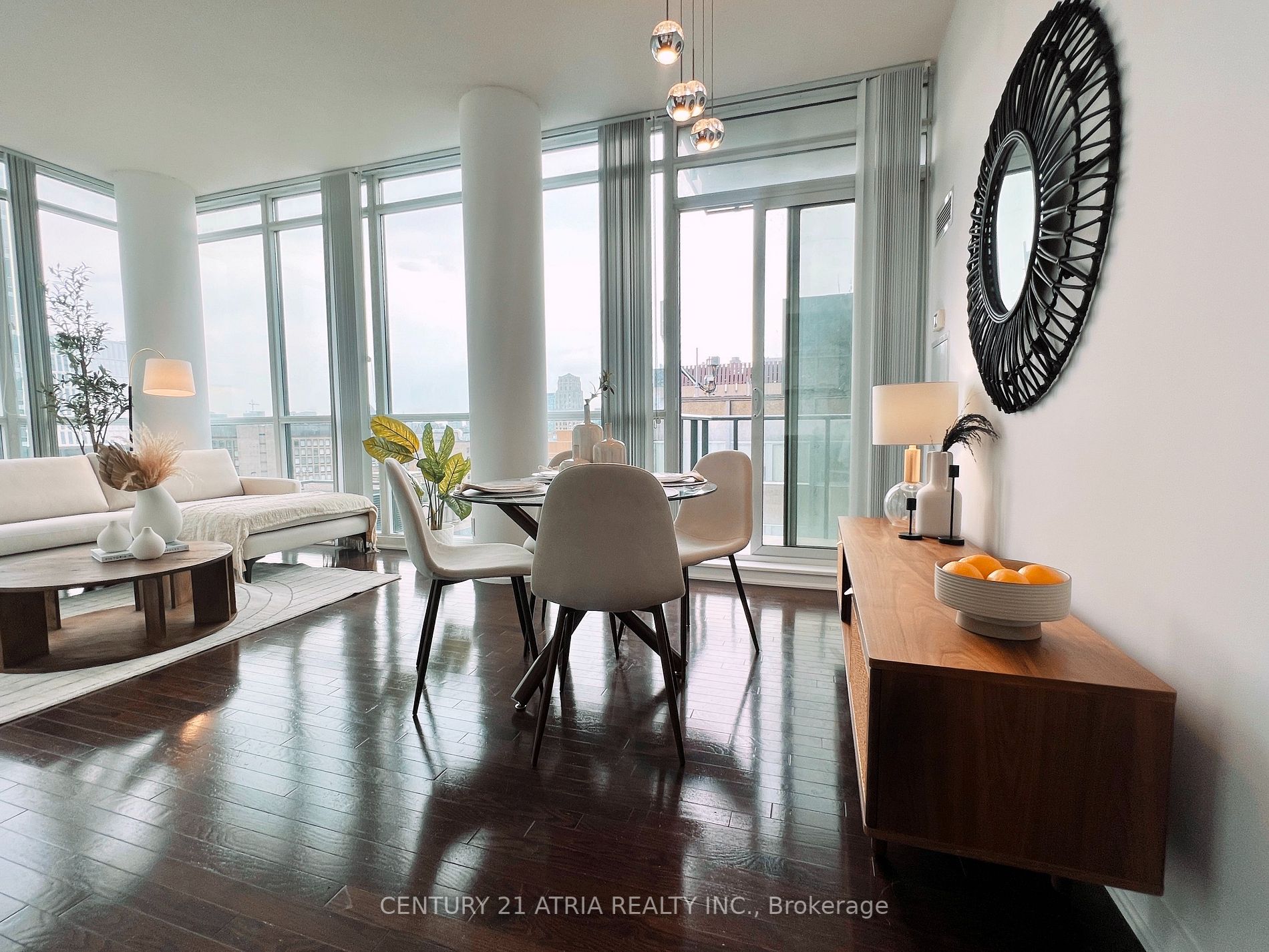 770 Bay St, #1212