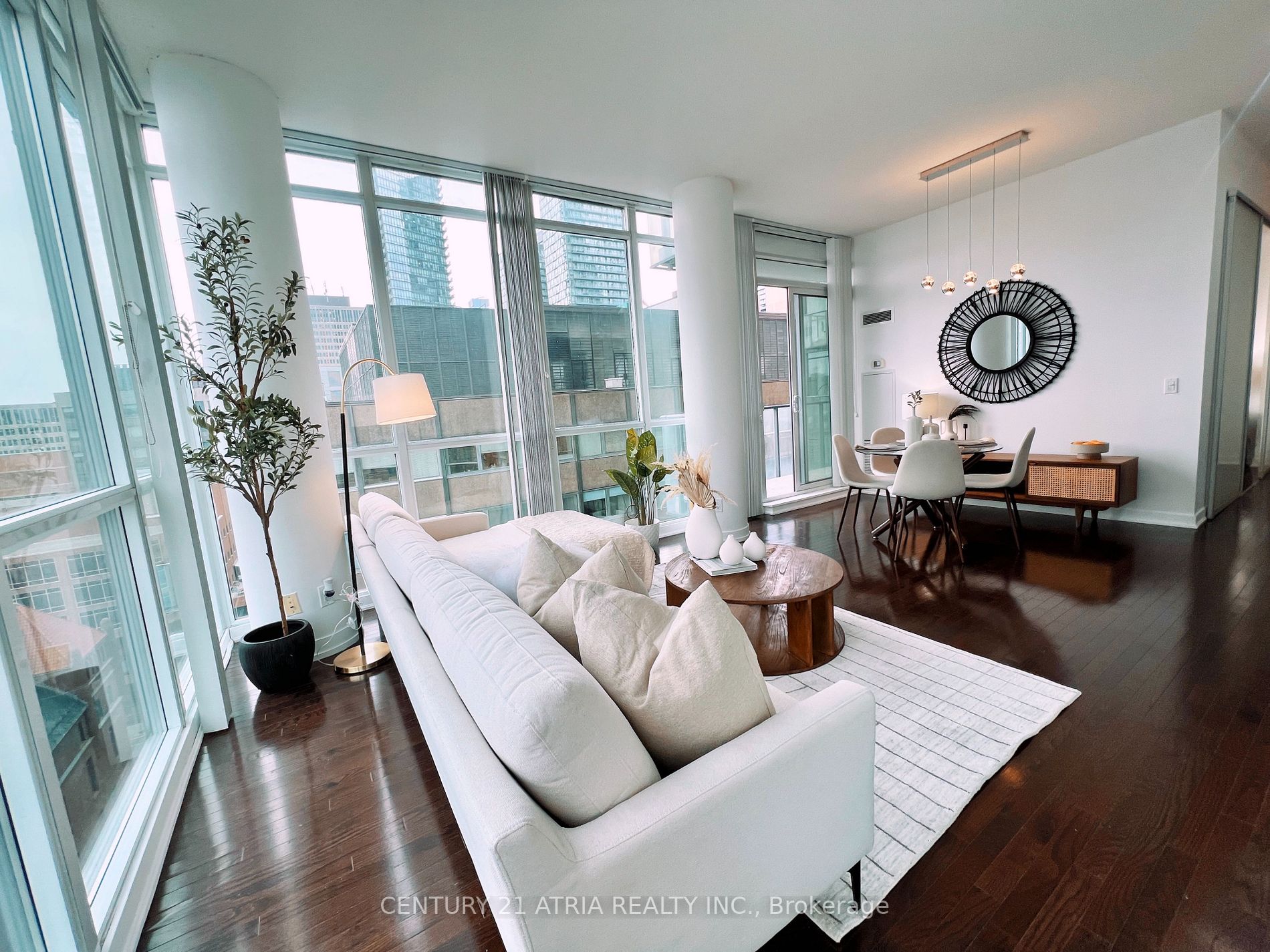770 Bay St, #1212