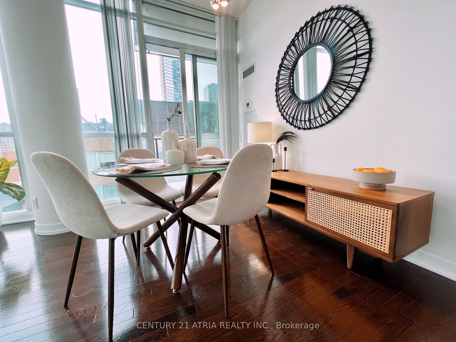 770 Bay St, #1212