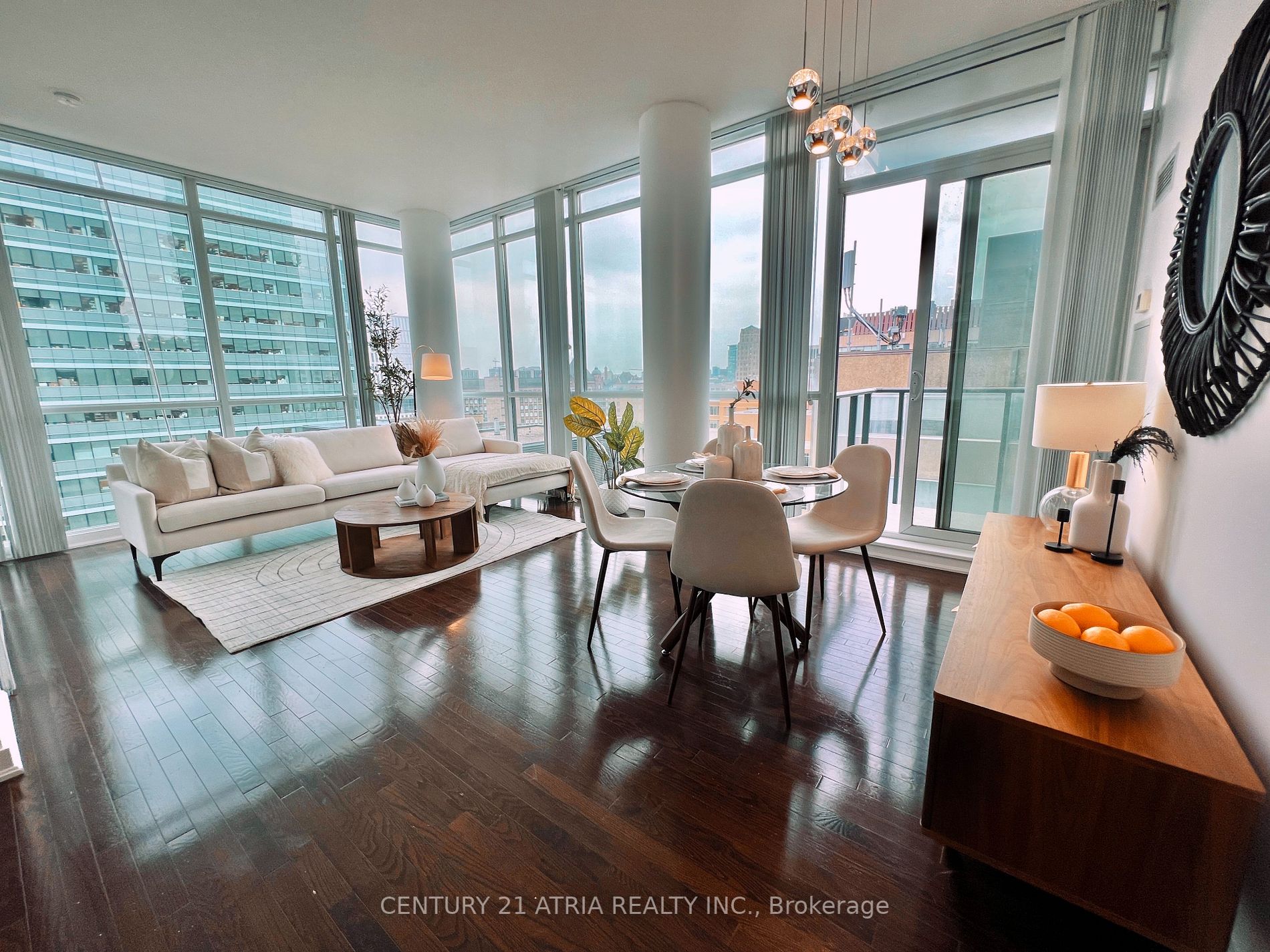 770 Bay St, #1212
