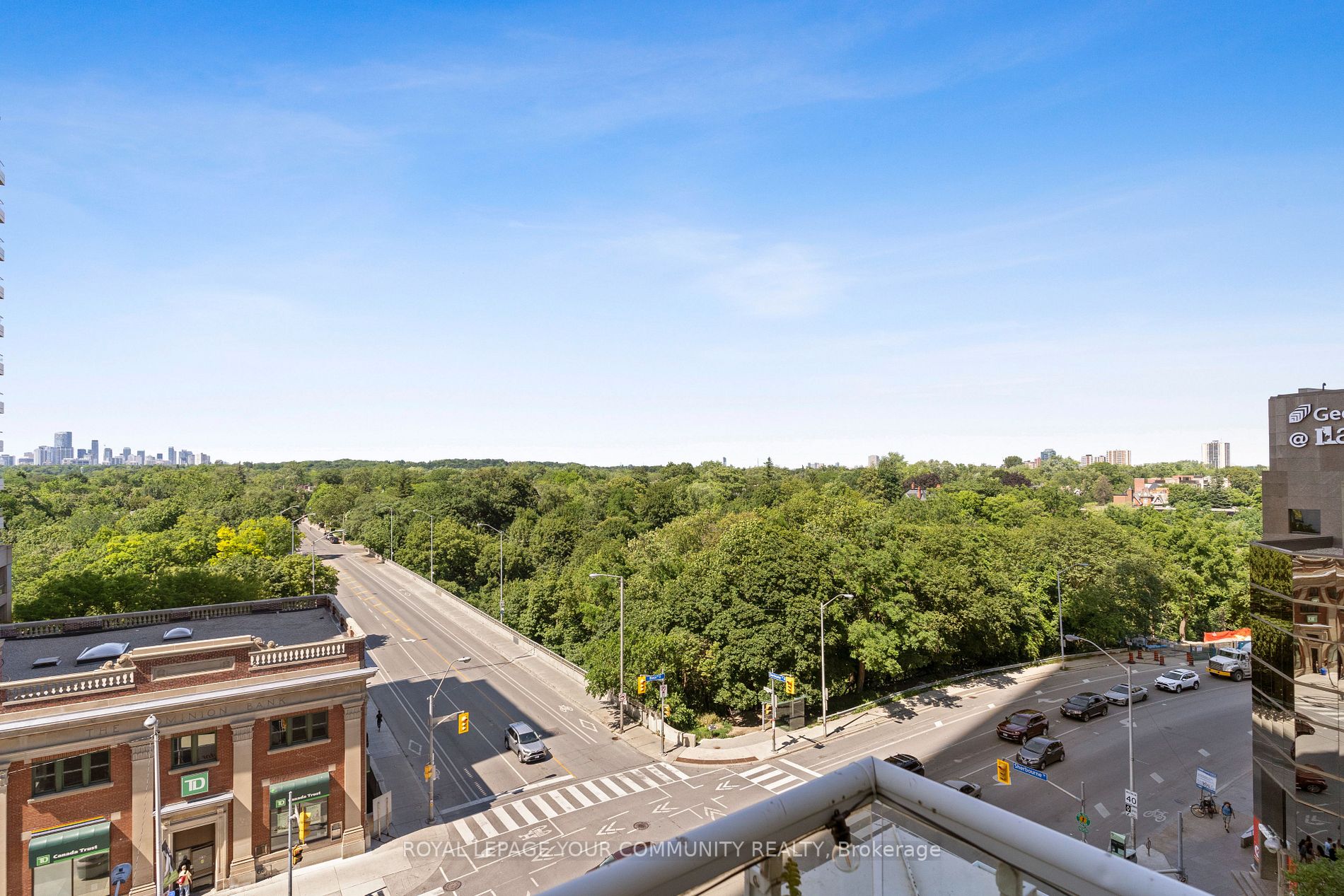 409 Bloor St E, #602