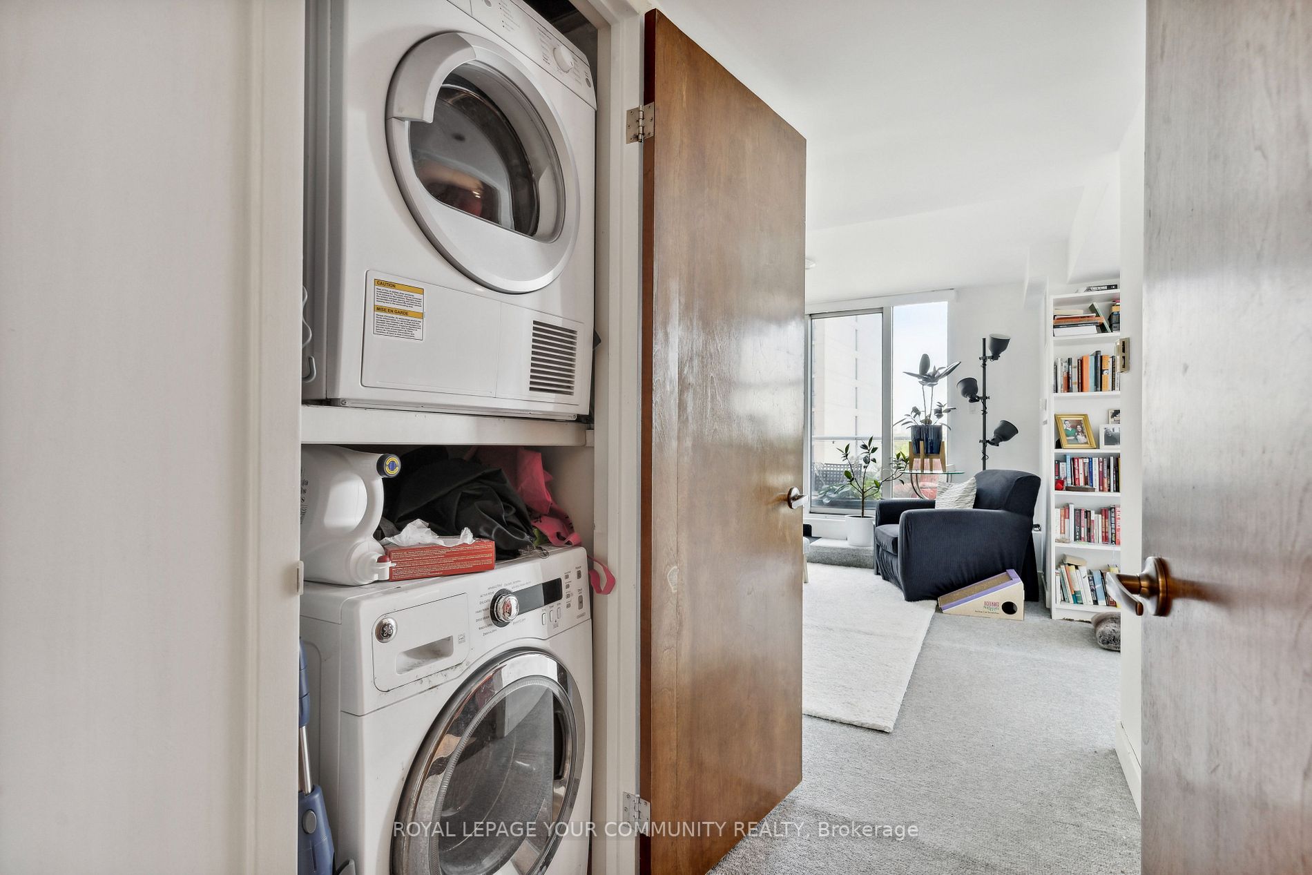 409 Bloor St E, #602