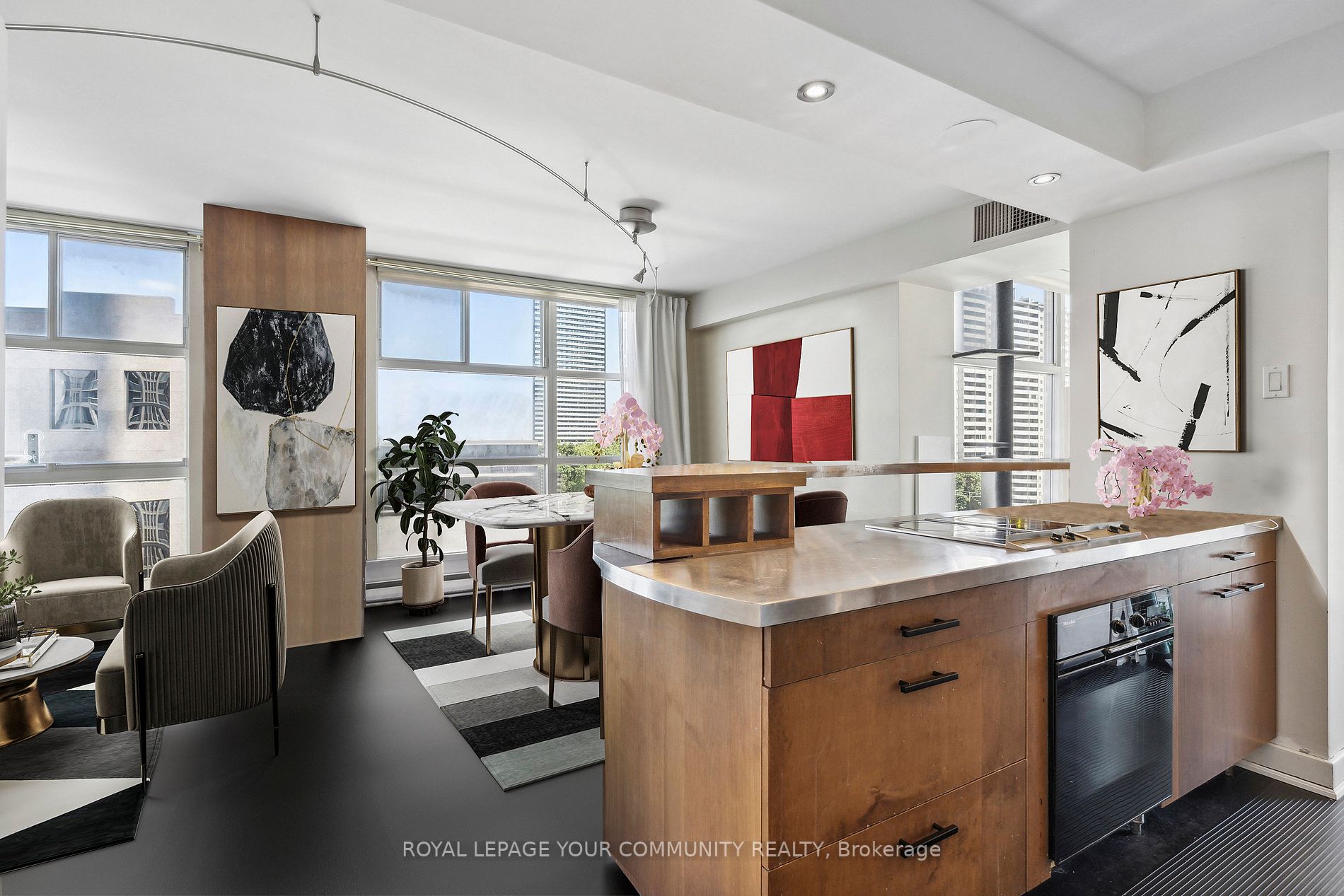 409 Bloor St E, #602