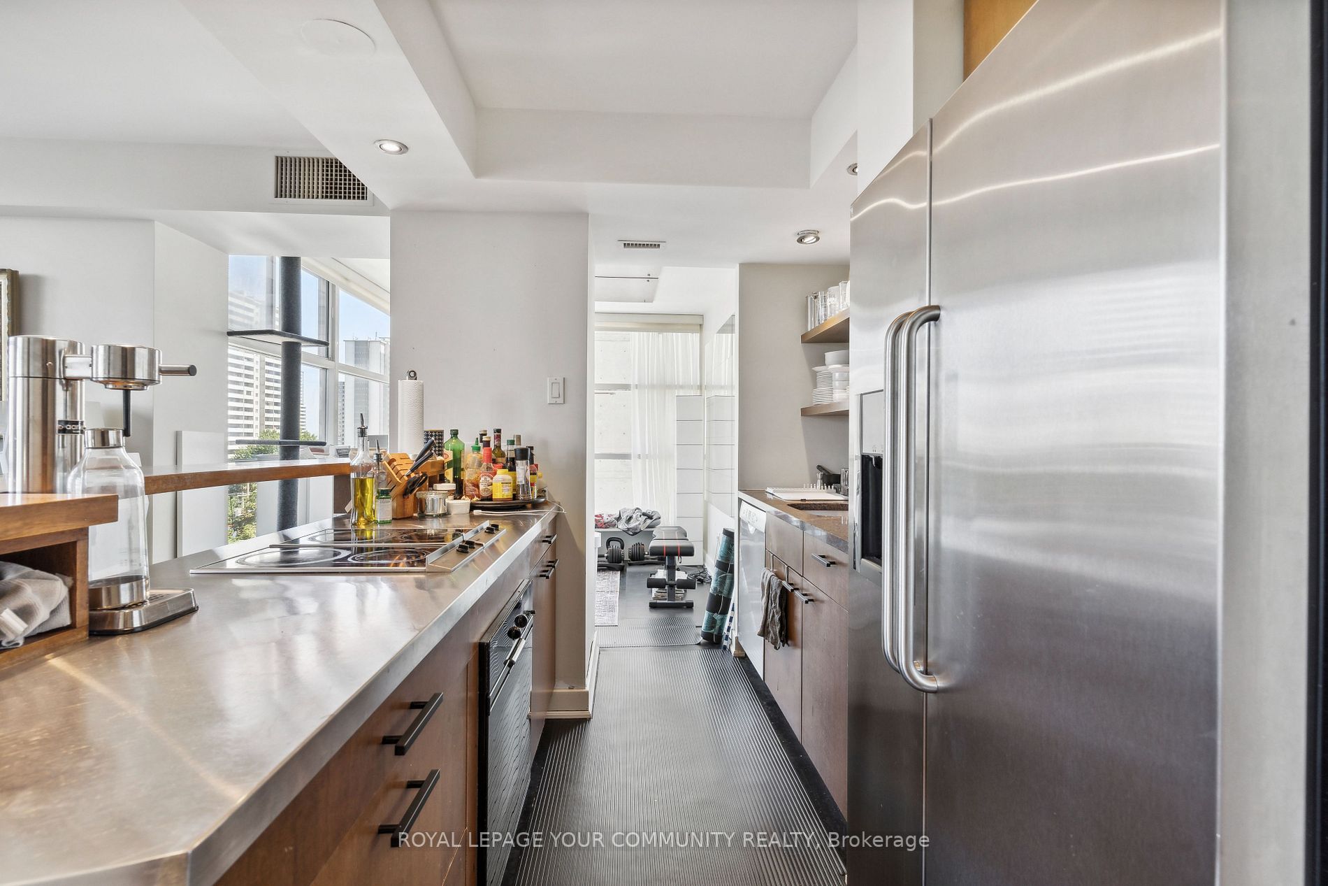409 Bloor St E, #602