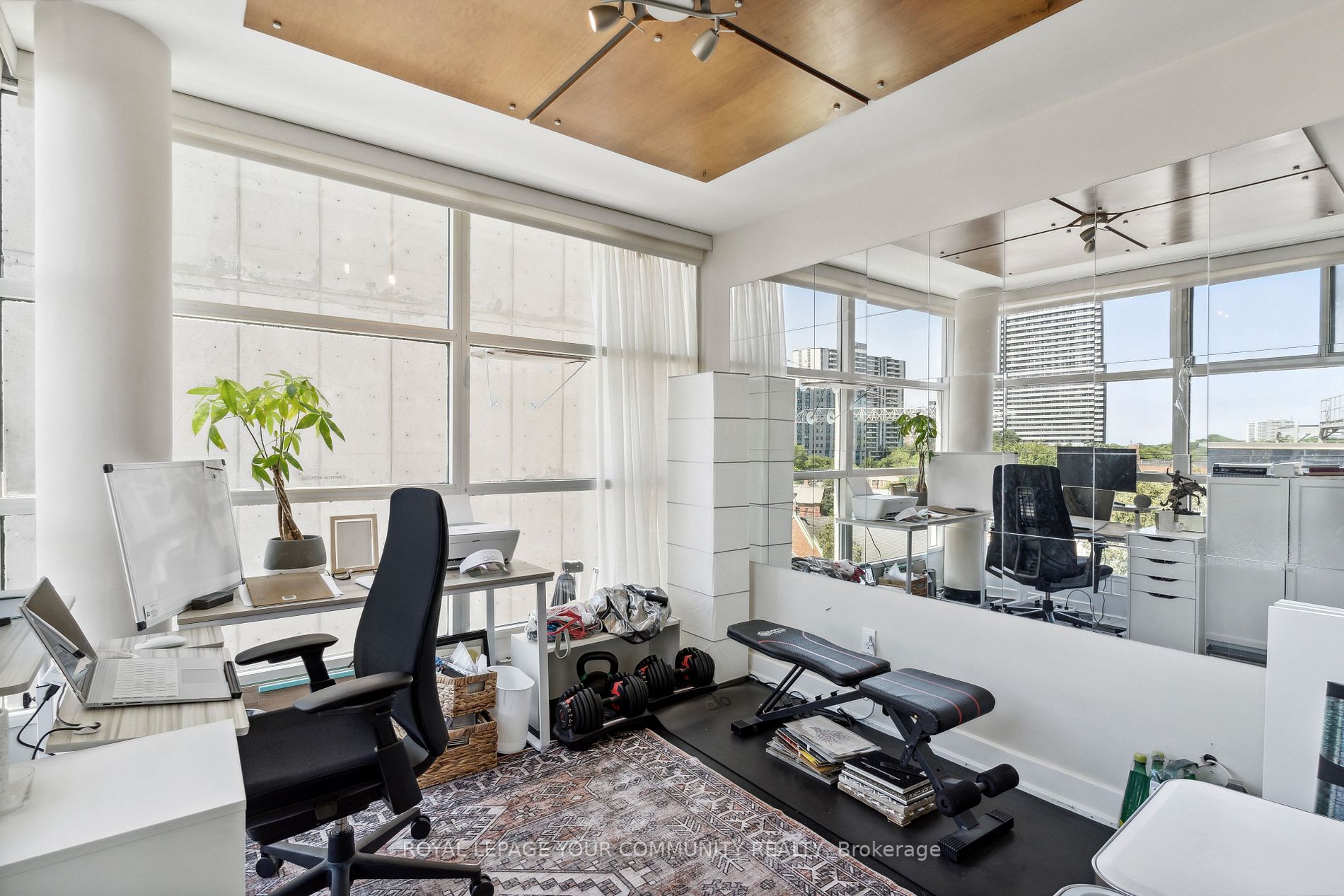 409 Bloor St E, #602