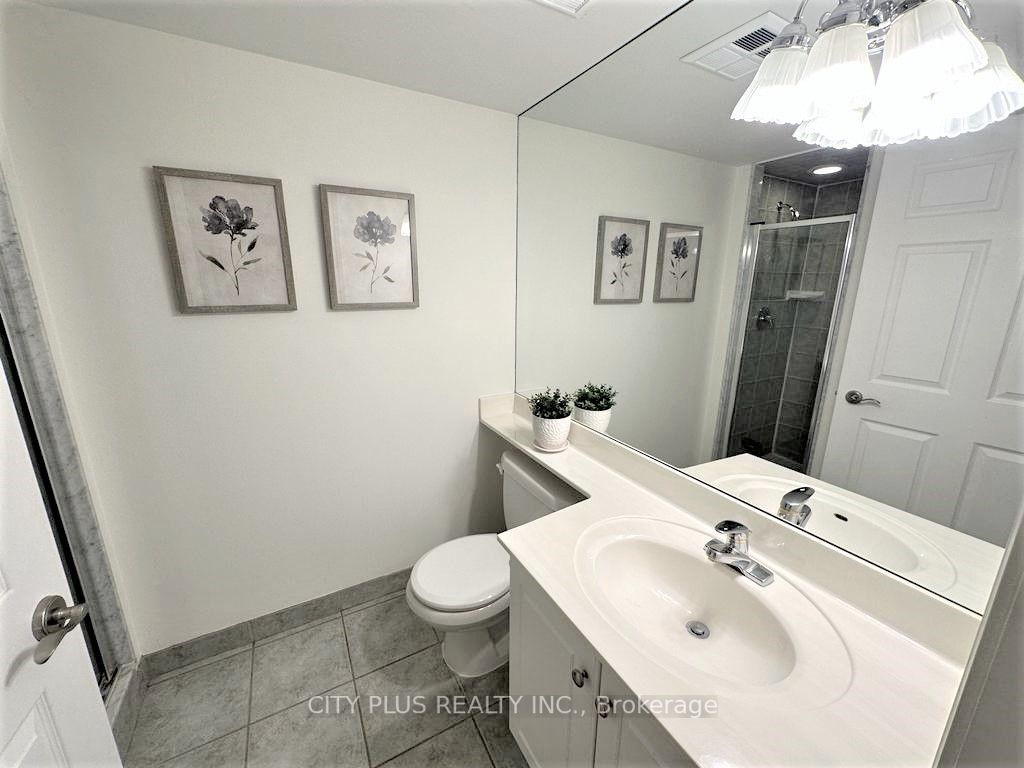 123 Eglinton Ave E, #1103