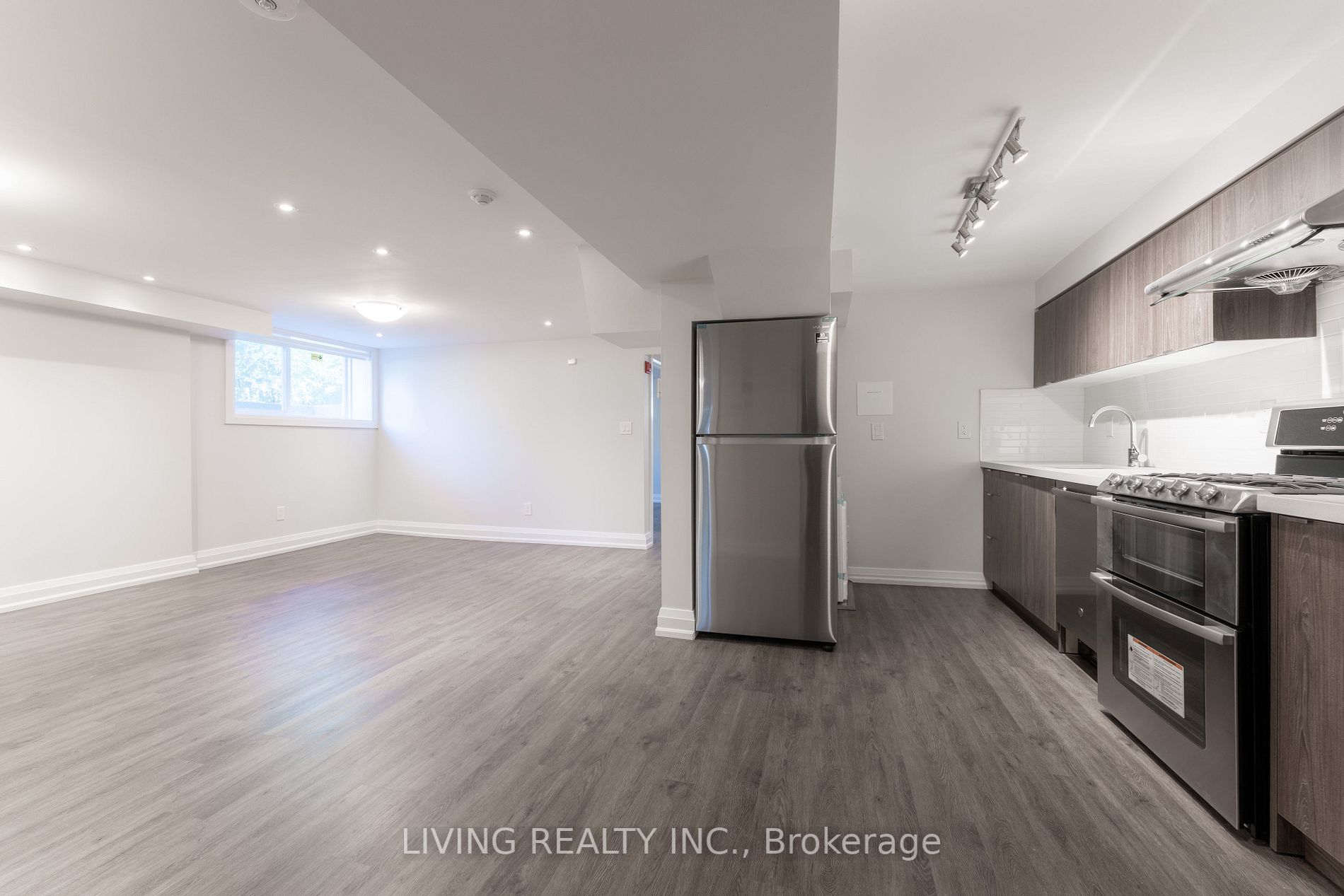 64 Overton Cres, #1
