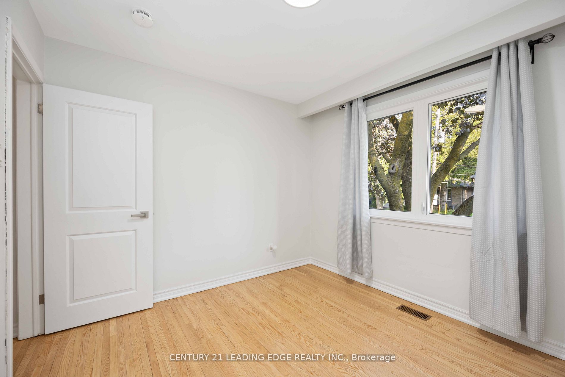 25 Karen Rd