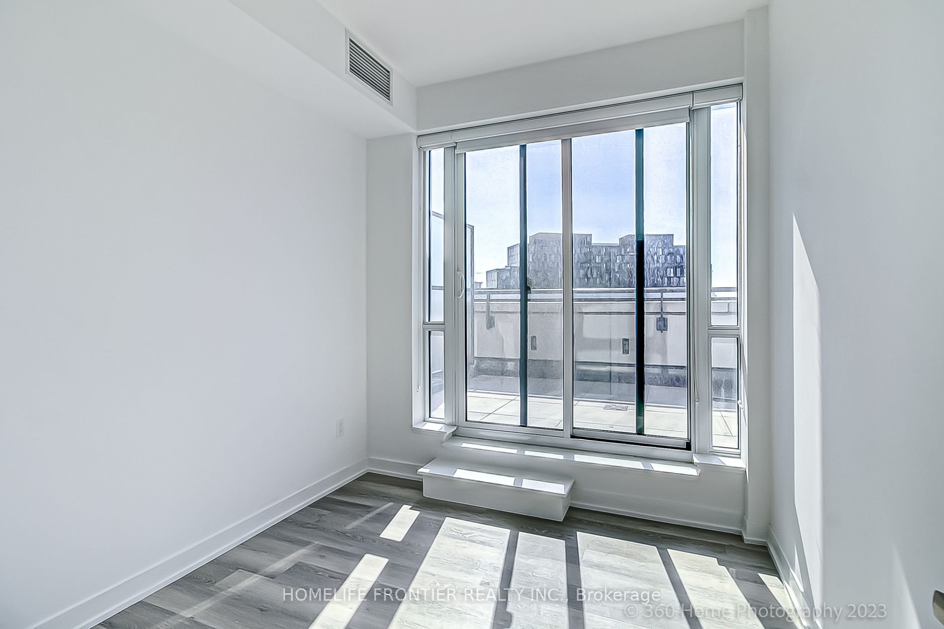 31 Tippett Rd, #731