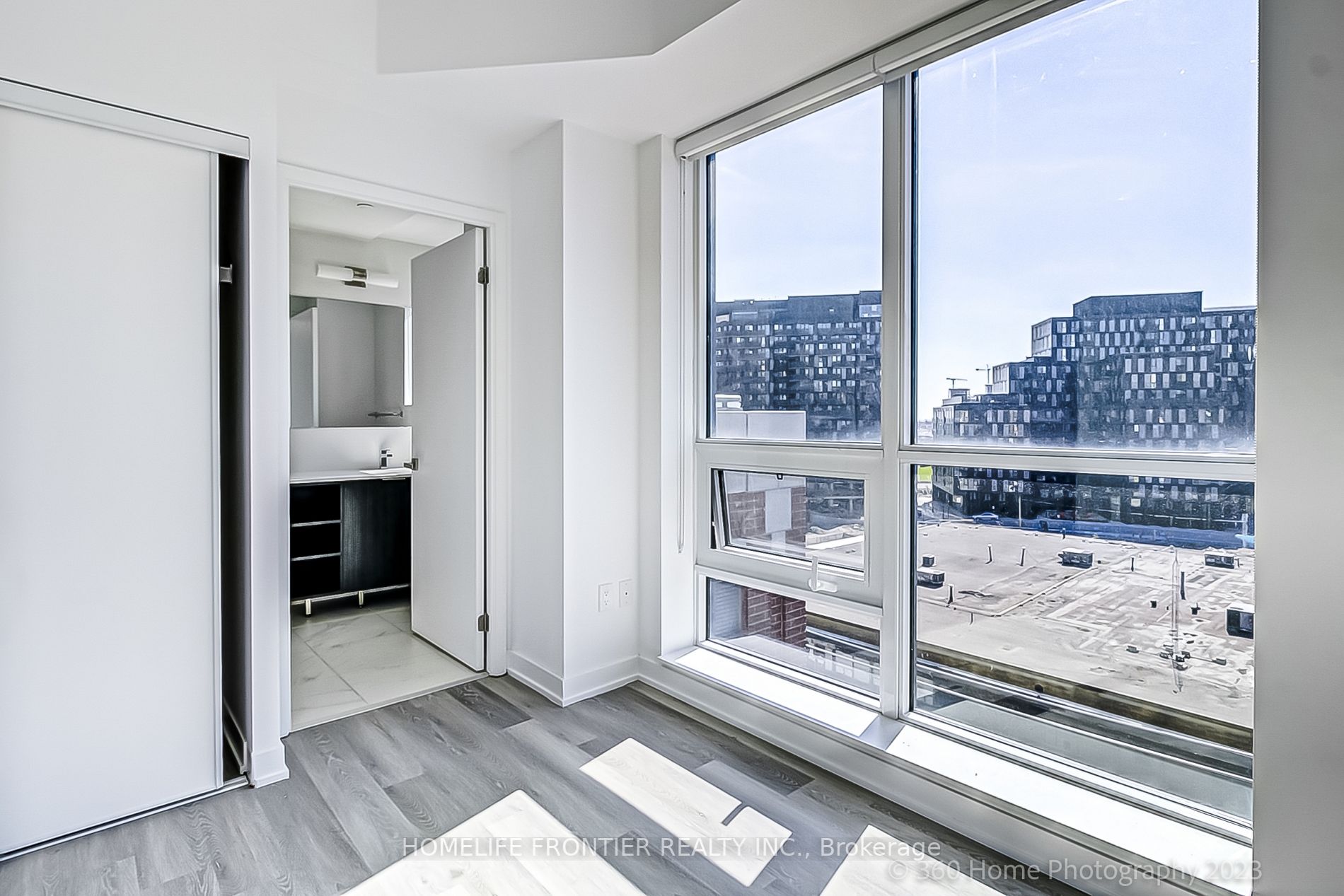 31 Tippett Rd, #731