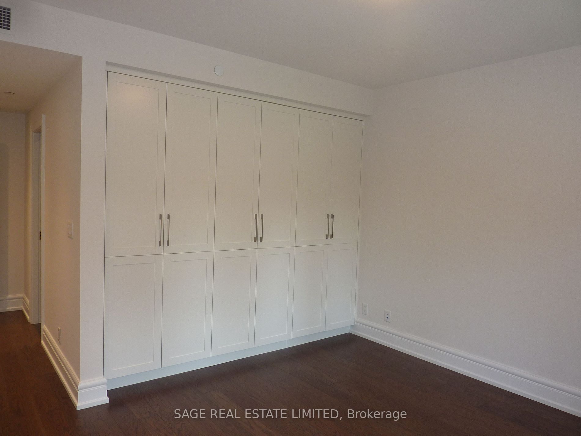 2 Clarendon Ave, #210