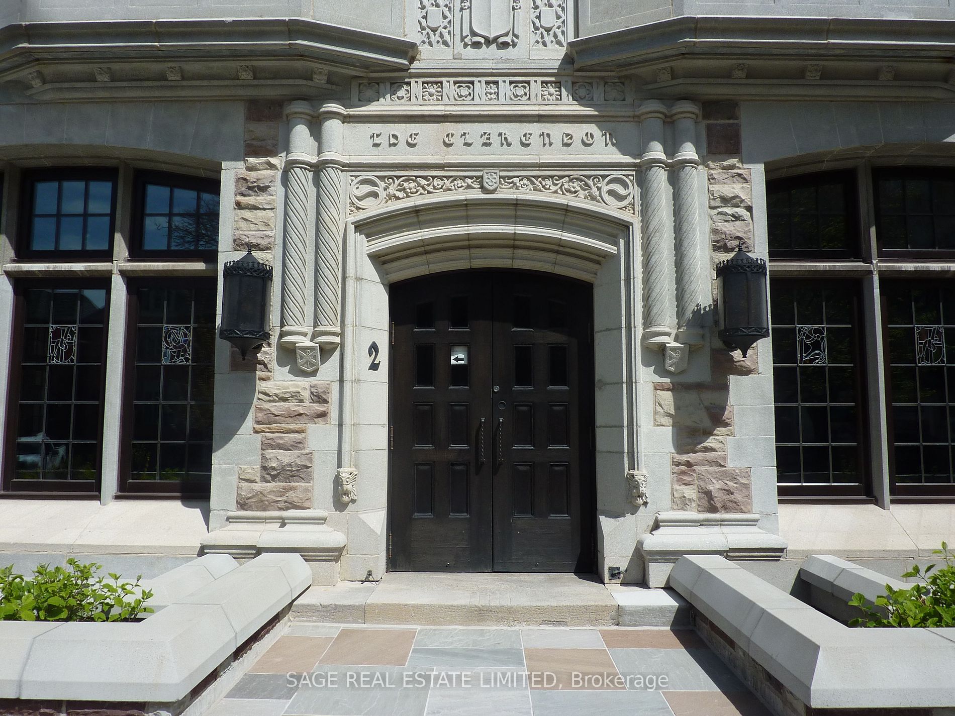2 Clarendon Ave, #210