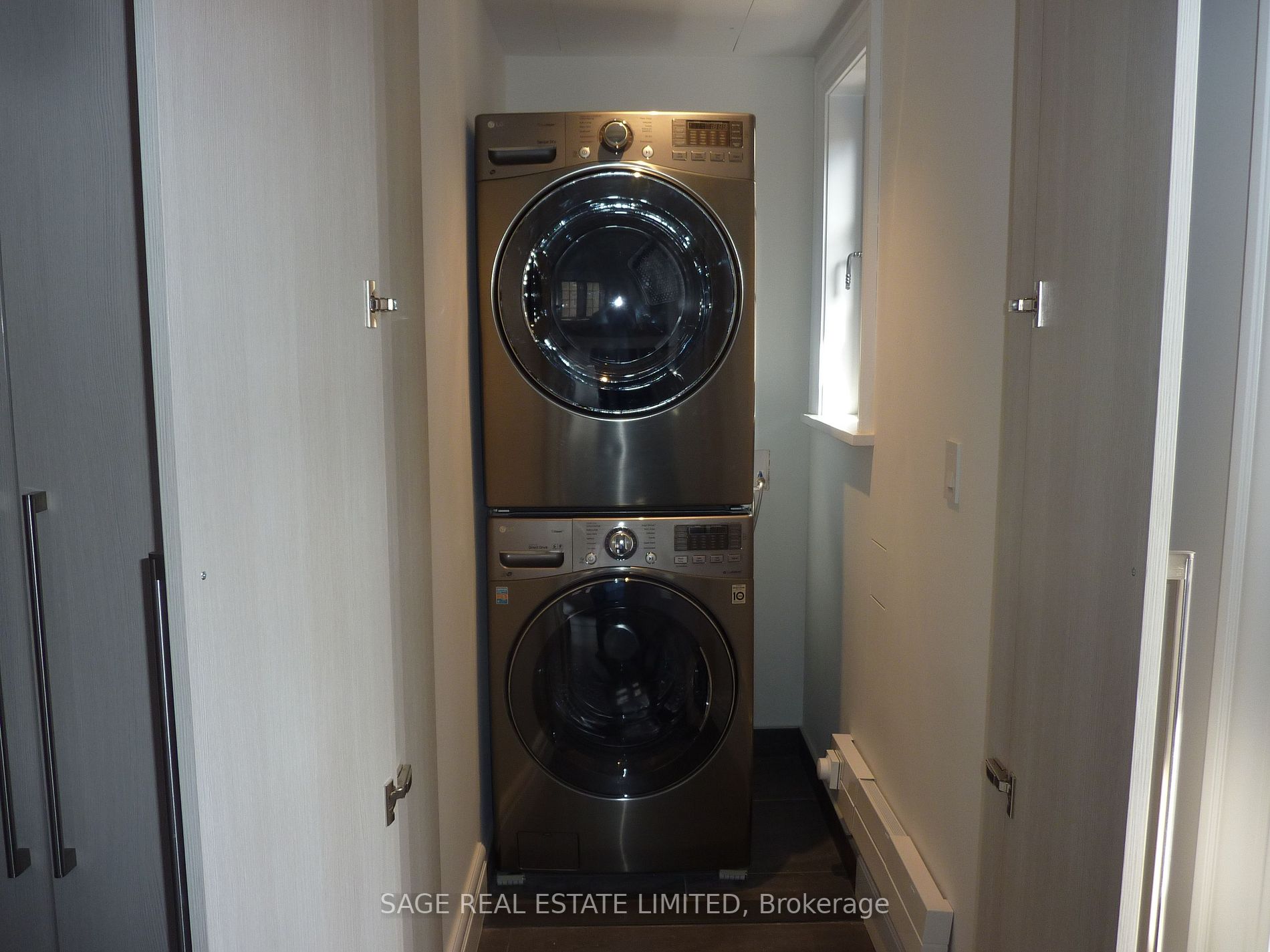 2 Clarendon Ave, #210