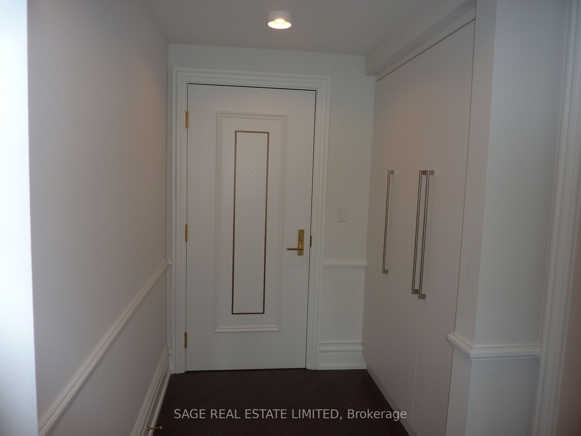 2 Clarendon Ave, #210