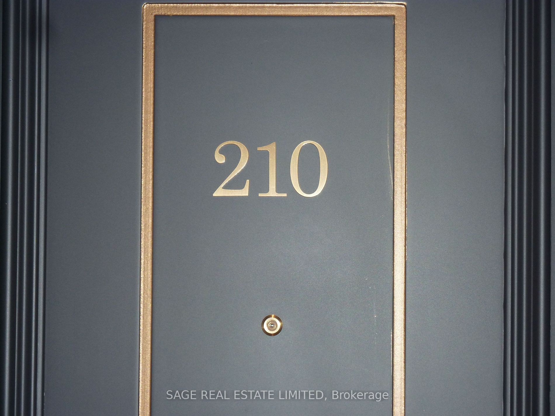 2 Clarendon Ave, #210