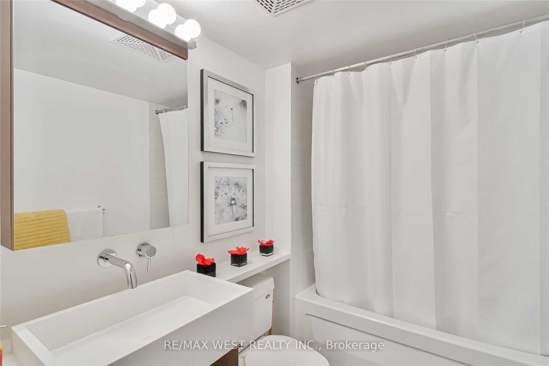 11 Brunel Crt, #1716
