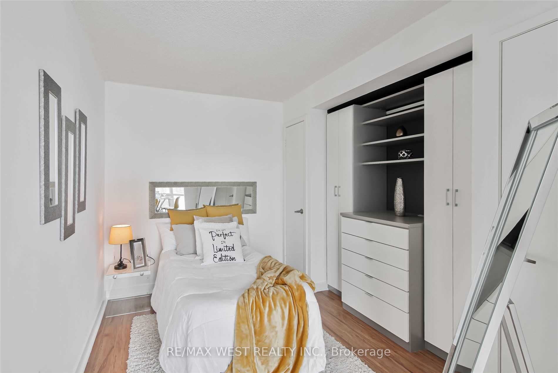 11 Brunel Crt, #1716