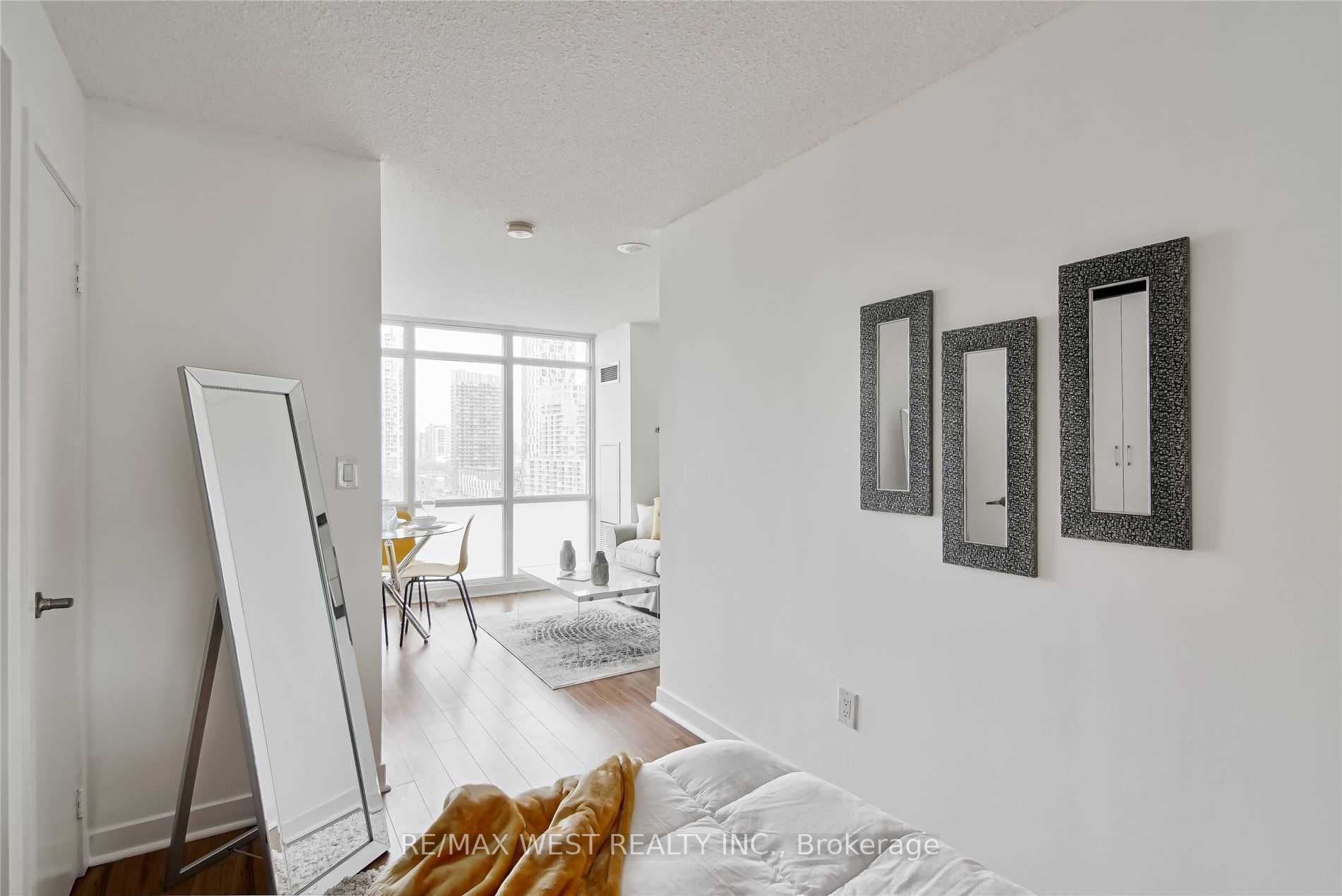 11 Brunel Crt, #1716