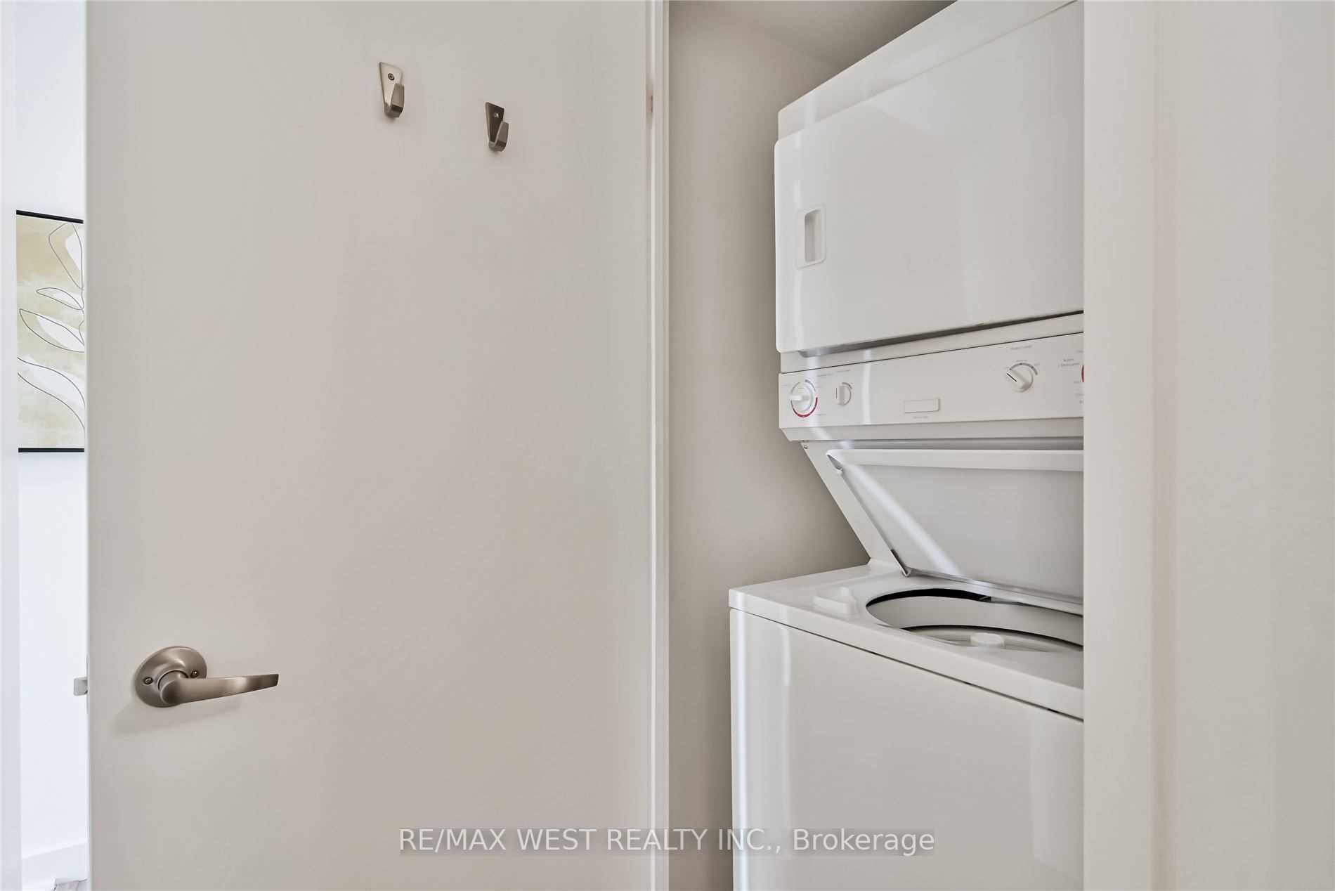 11 Brunel Crt, #1716