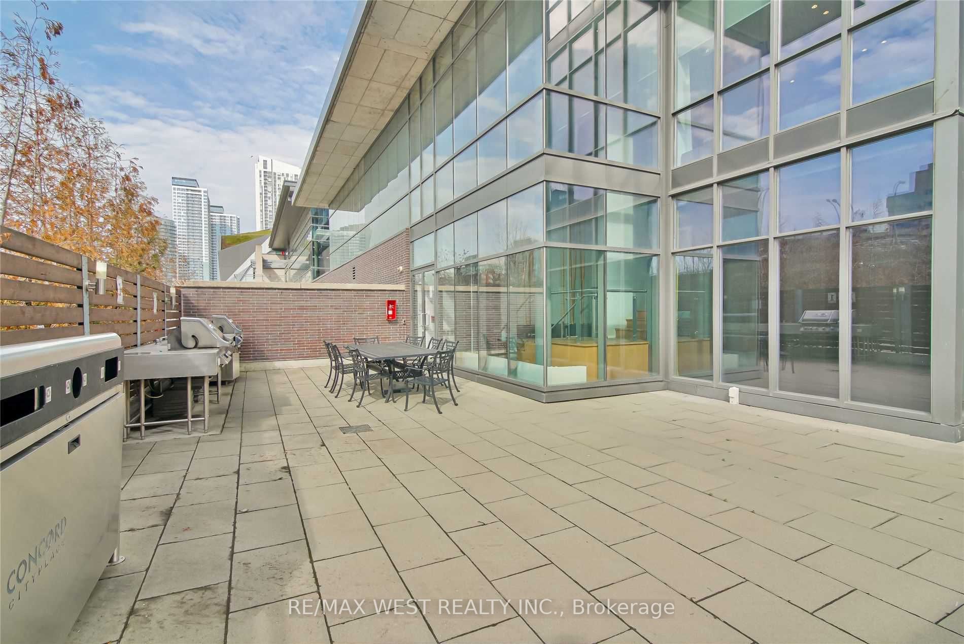 11 Brunel Crt, #1716