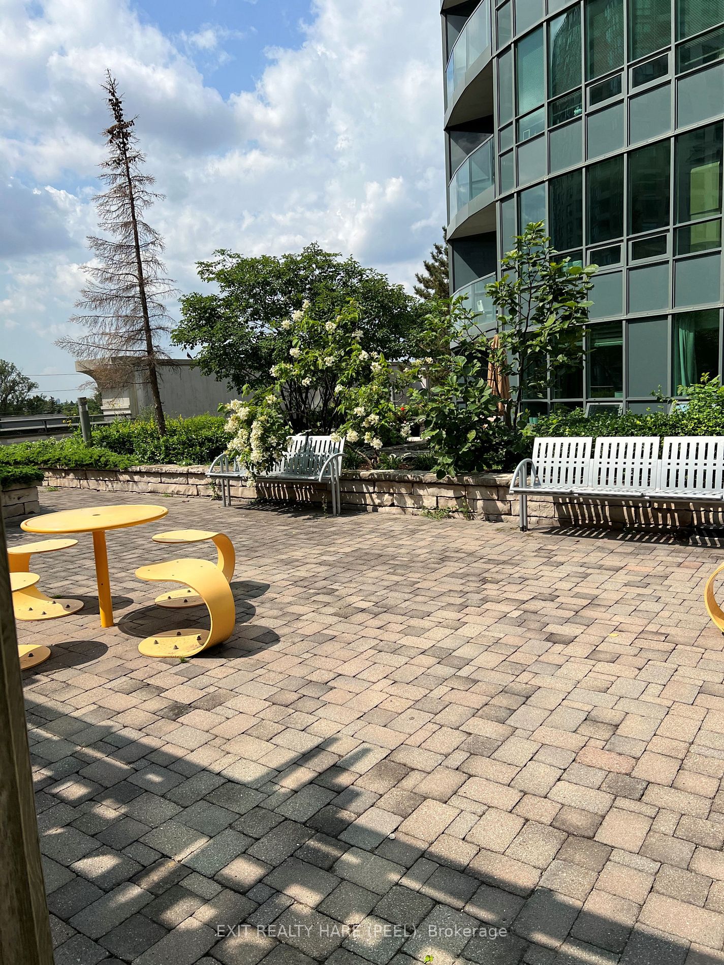 15 Greenview Avenue, #307