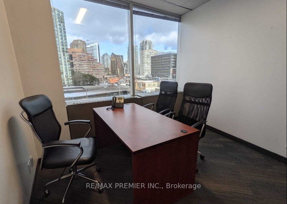 25 Sheppard Ave W, #300-20