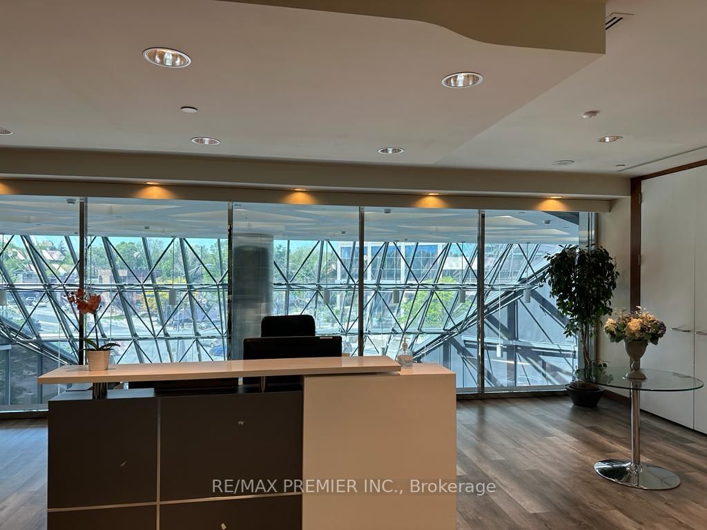 25 Sheppard Ave W, #300-20