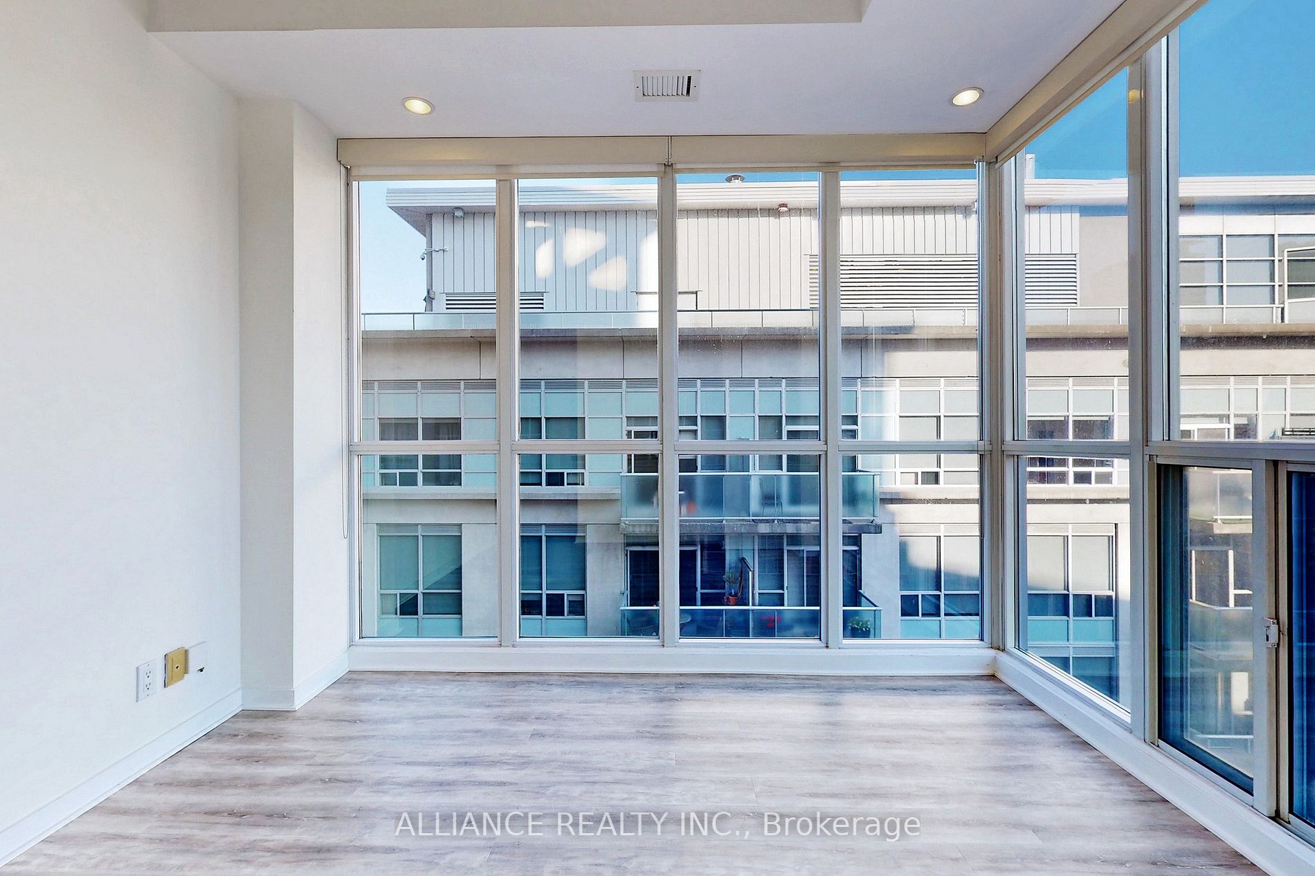 1 Shaw St, #927