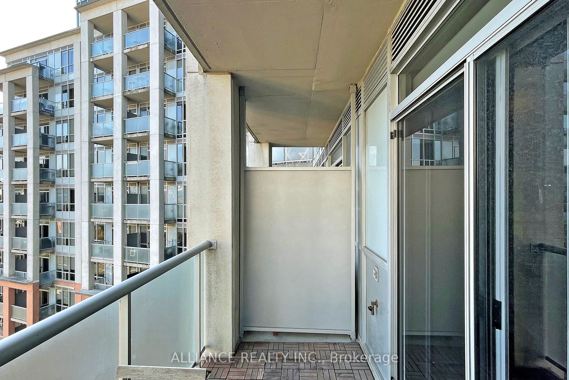 1 Shaw St, #927
