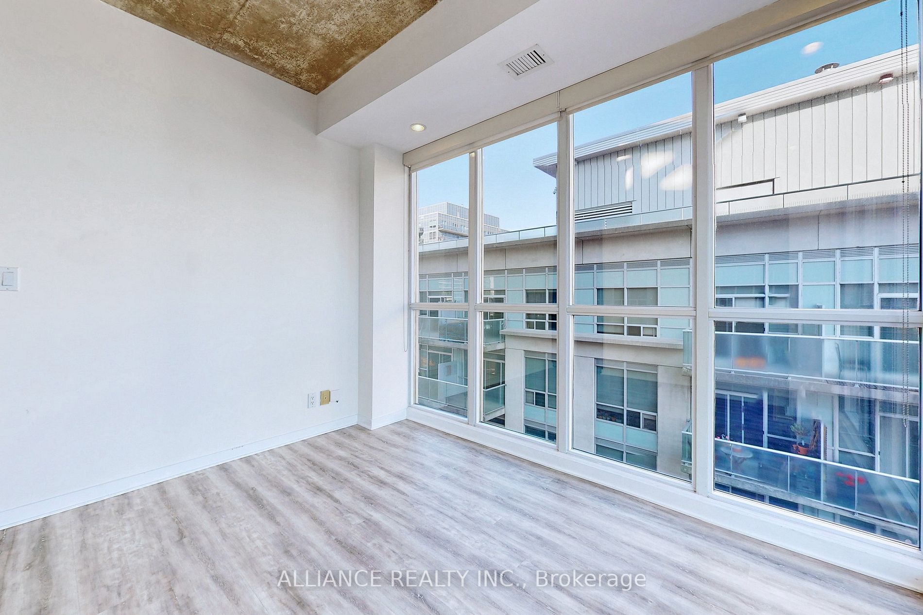 1 Shaw St, #927