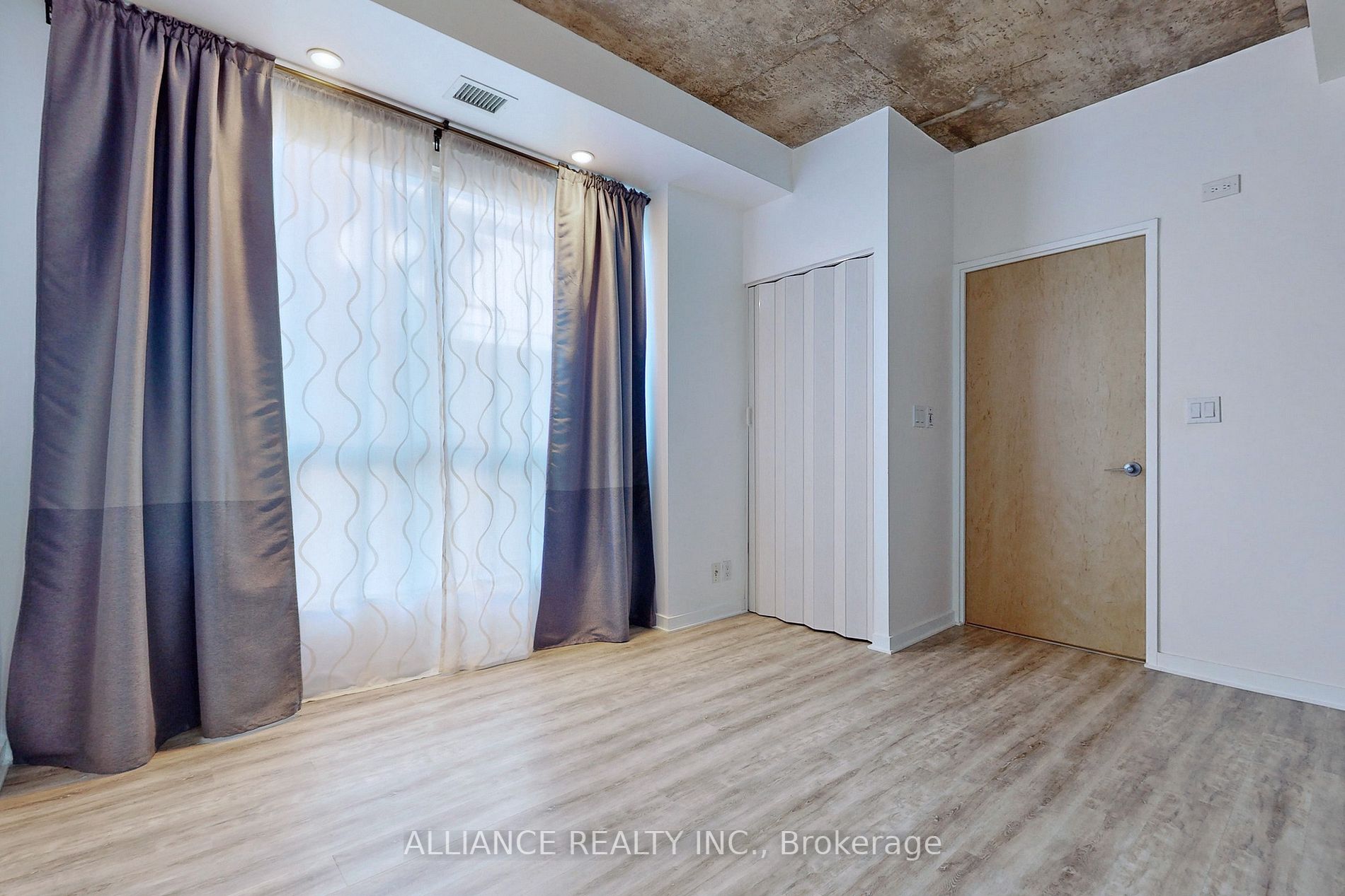 1 Shaw St, #927